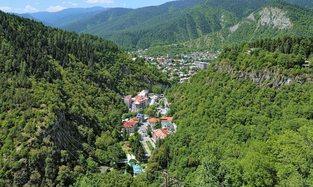 بورجومي جورجيا : جوهرة القوقاز